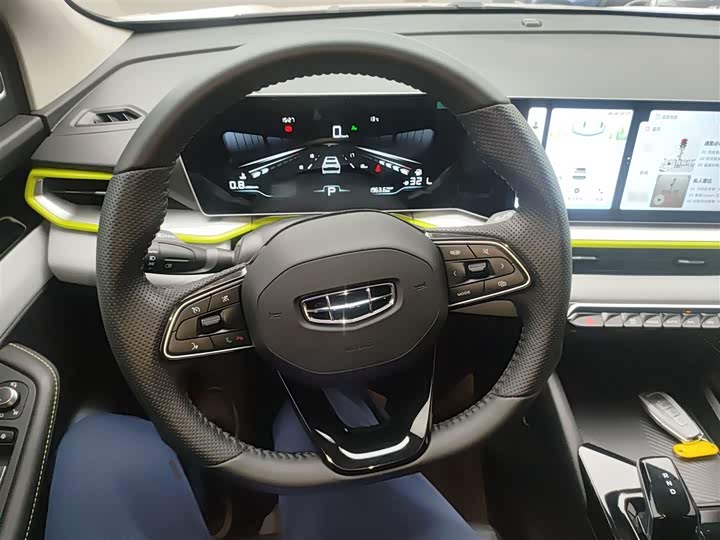 Фото 11 - Geely Coolray