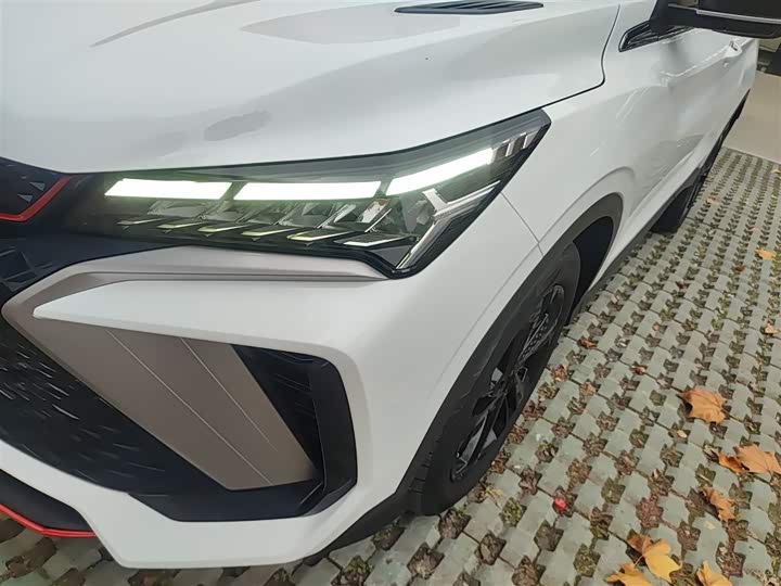 Фото 24 - Geely Coolray