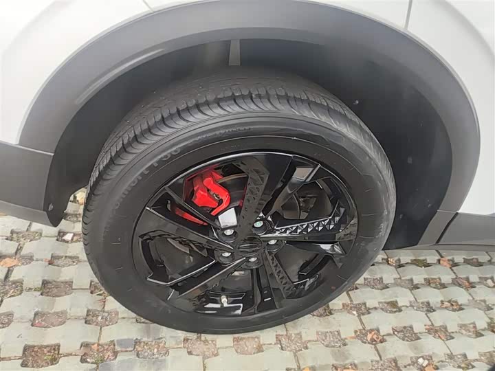 Фото 26 - Geely Coolray