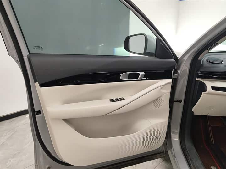 Фото 7 - Geely Galaxy E5