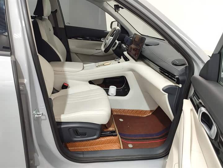 Фото 8 - Geely Galaxy E5