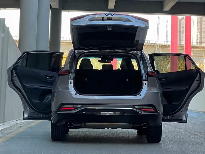 Фото 14 - Toyota Venza