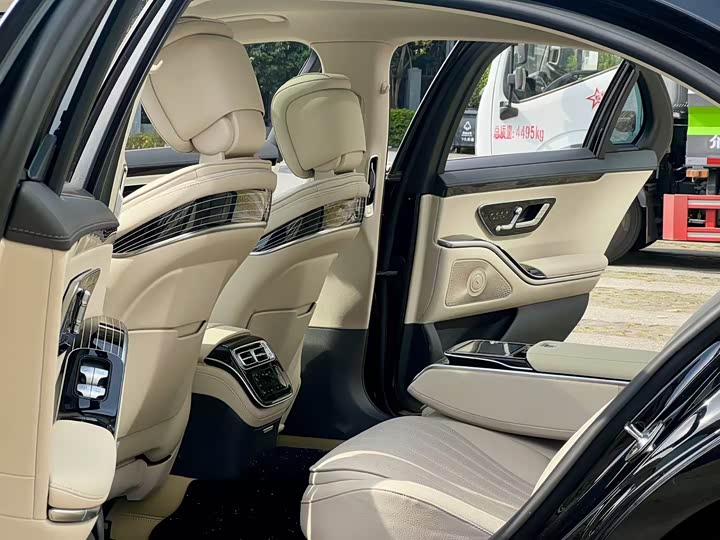 Фото 11 - Mercedes-Benz S-Class