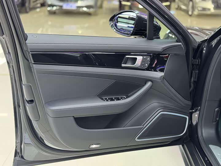 Фото 11 - Porsche Panamera