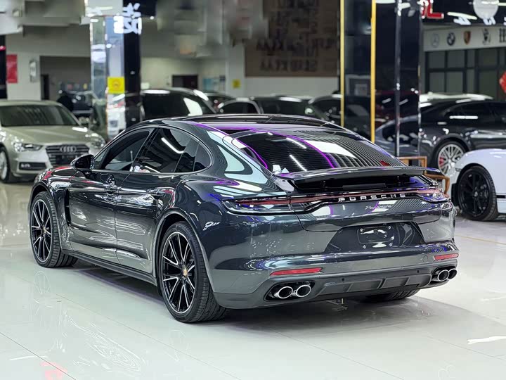 Фото 12 - Porsche Panamera