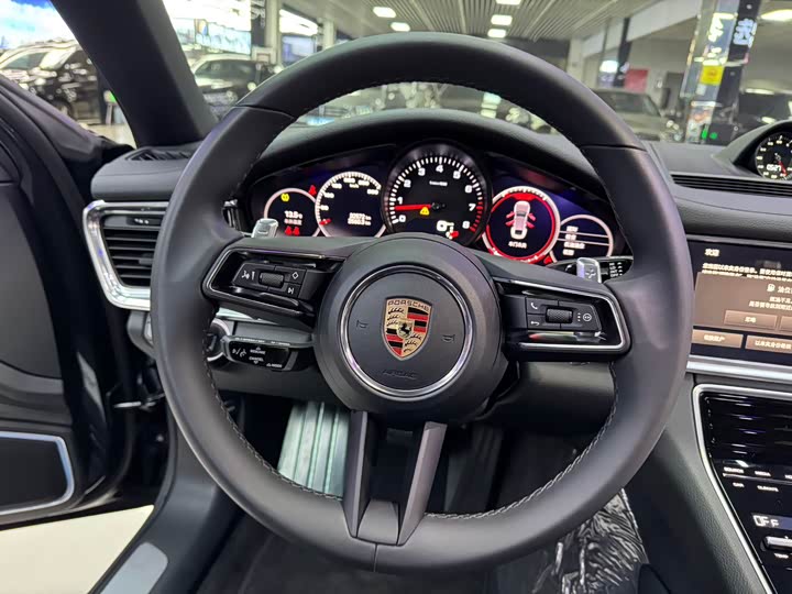 Фото 8 - Porsche Panamera