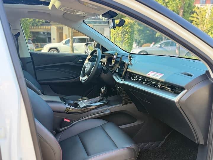 Фото 8 - MG Motor 5