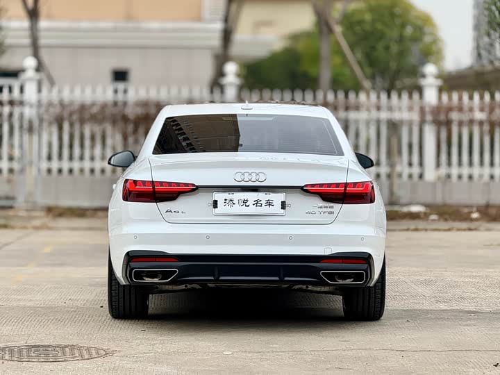 Фото 10 - Audi A4L