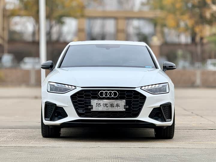 Фото 2 - Audi A4L