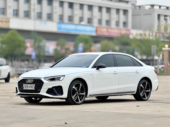 Фото 5 - Audi A4L