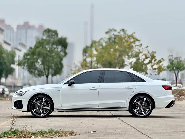 Фото 7 - Audi A4L