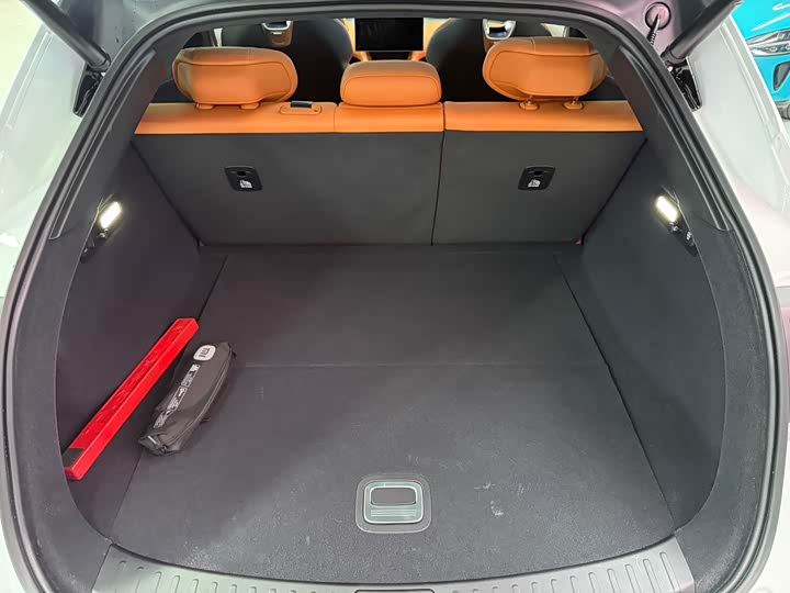 Фото 17 - Xiaomi YU7