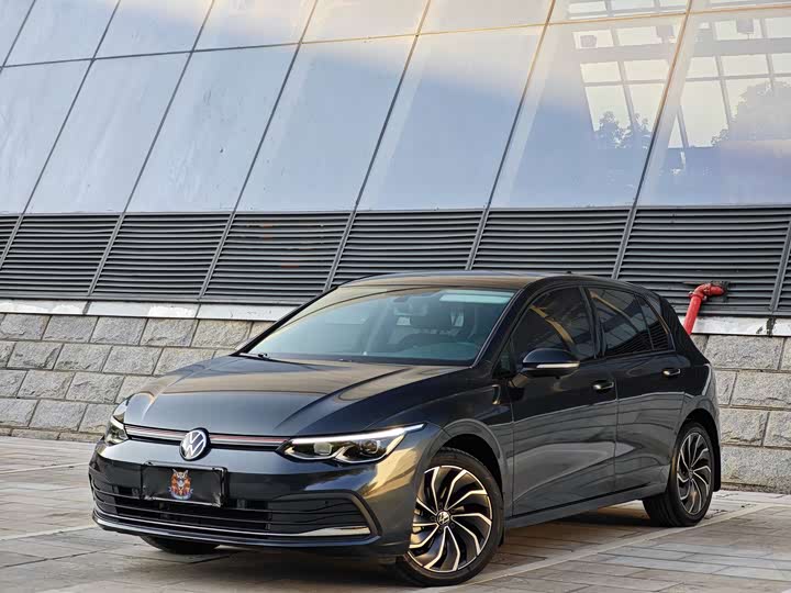 Фото 1 - Volkswagen Golf