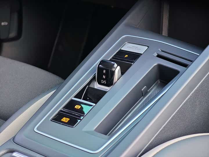 Фото 10 - Volkswagen Golf