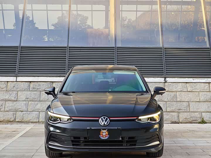 Фото 2 - Volkswagen Golf