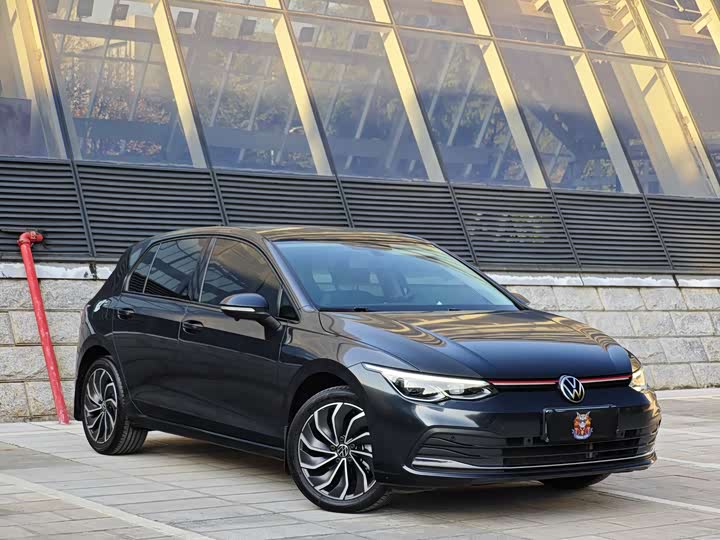 Фото 3 - Volkswagen Golf