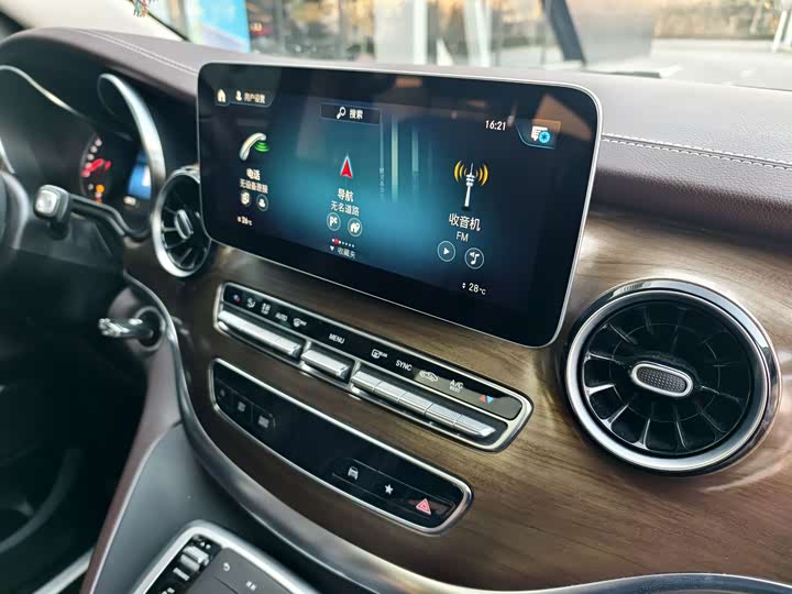 Фото 13 - Mercedes-Benz V-Class