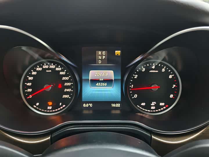 Фото 14 - Mercedes-Benz V-Class