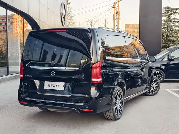 Фото 18 - Mercedes-Benz V-Class