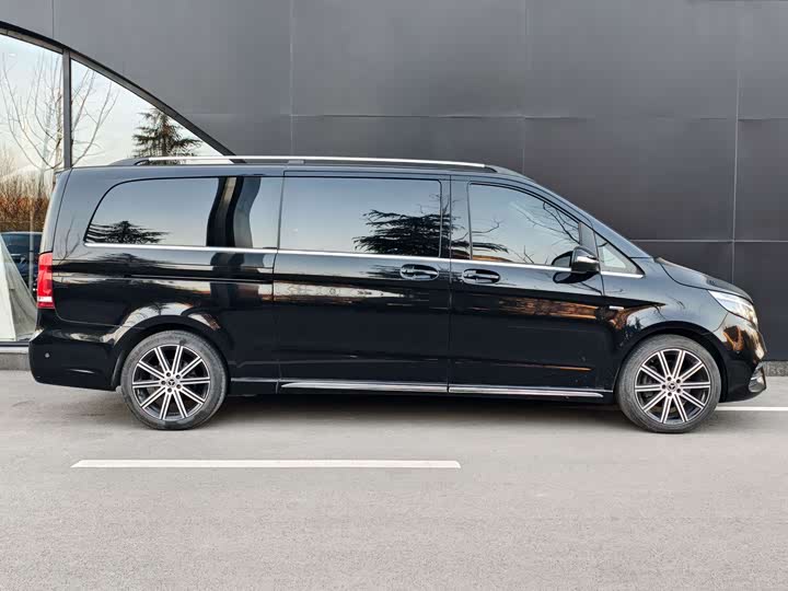 Фото 3 - Mercedes-Benz V-Class