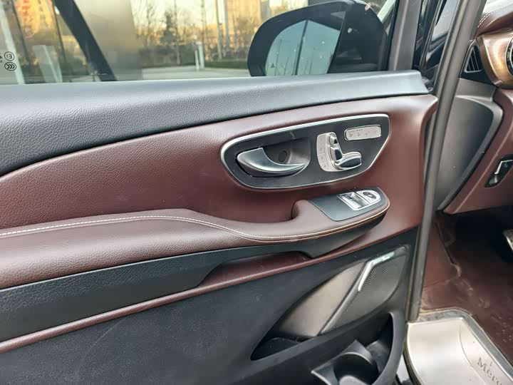 Фото 4 - Mercedes-Benz V-Class