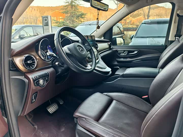 Фото 5 - Mercedes-Benz V-Class