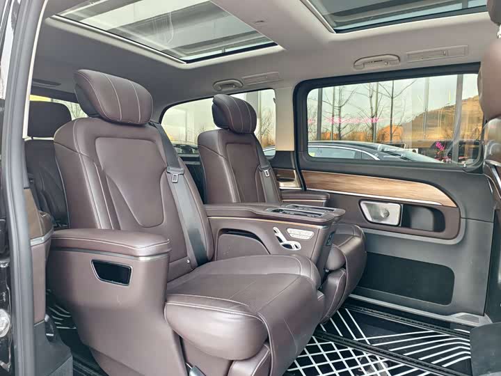 Фото 8 - Mercedes-Benz V-Class