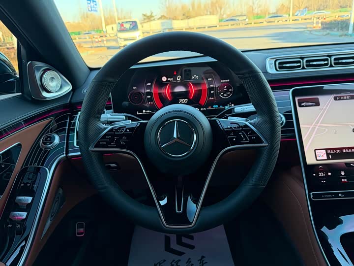 Фото 14 - Mercedes-Benz S-Class