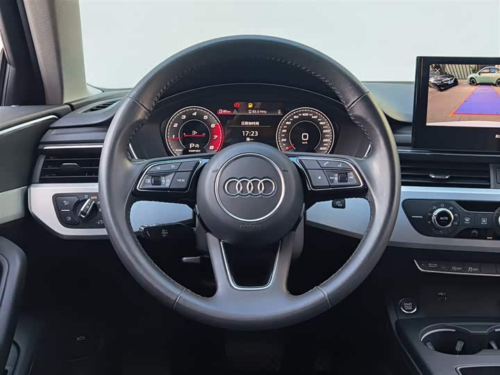 Фото 16 - Audi A4L