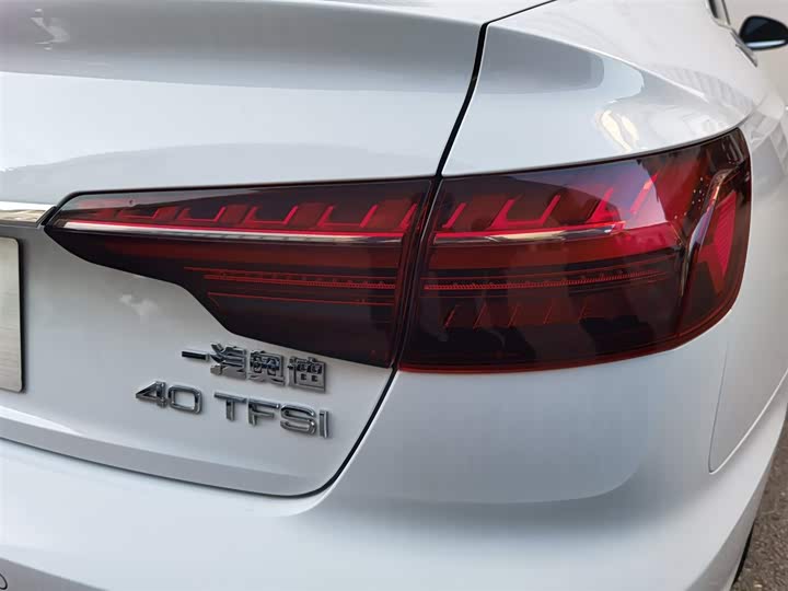 Фото 29 - Audi A4L