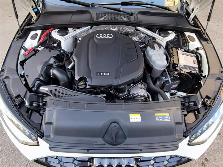 Фото 7 - Audi A4L
