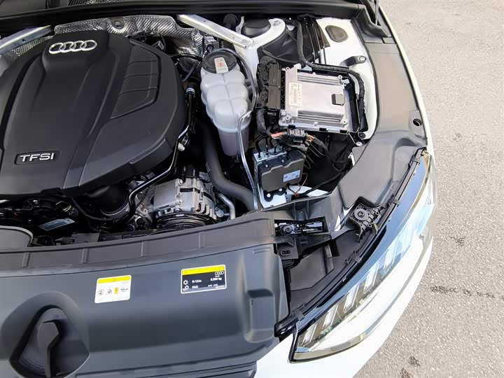 Фото 9 - Audi A4L