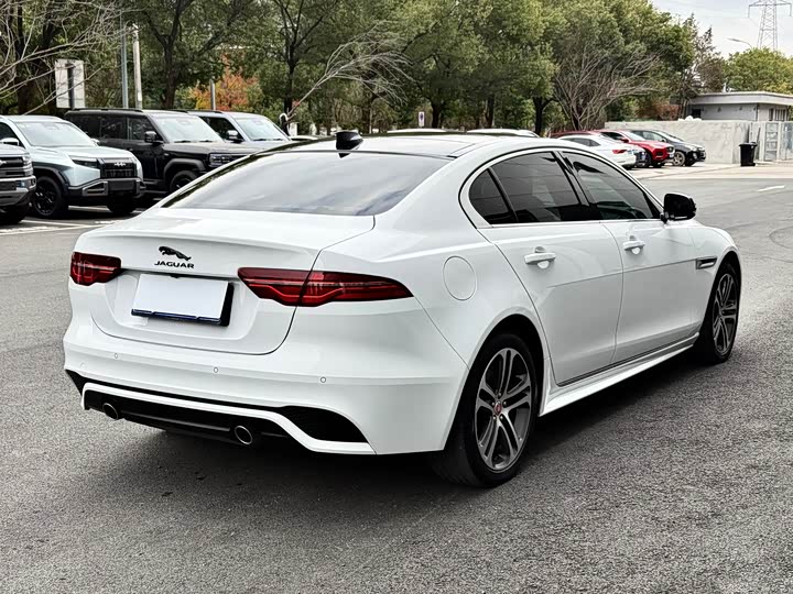 Фото 20 - Jaguar XE L