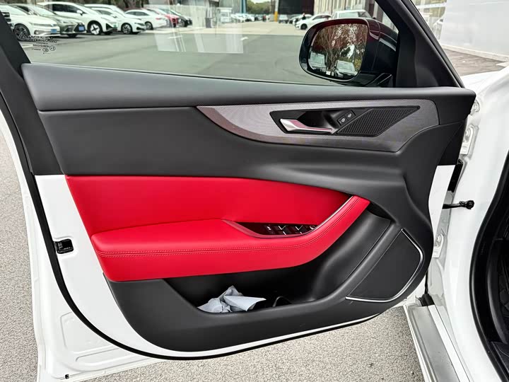 Фото 5 - Jaguar XE L