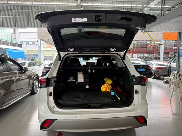 Фото 6 - Toyota Highlander