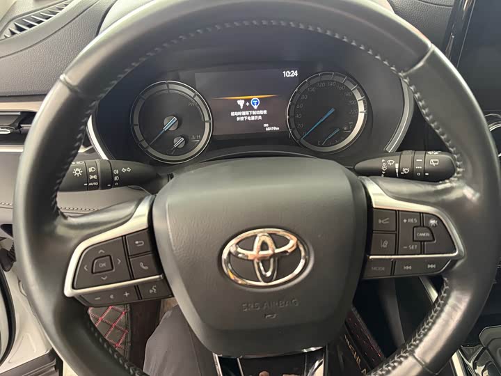 Фото 8 - Toyota Highlander