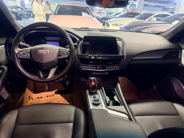 Фото 11 - Cadillac CT5