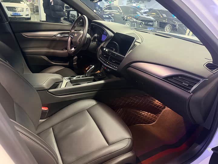 Фото 15 - Cadillac CT5