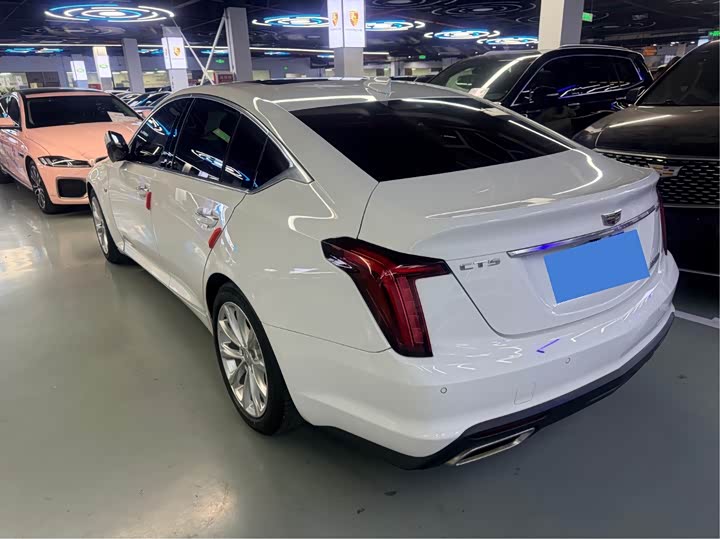 Фото 16 - Cadillac CT5