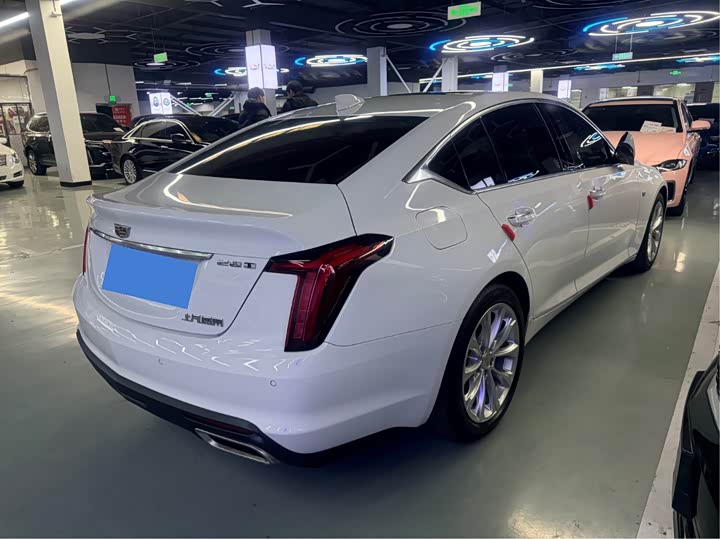 Фото 18 - Cadillac CT5