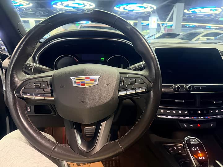 Фото 6 - Cadillac CT5