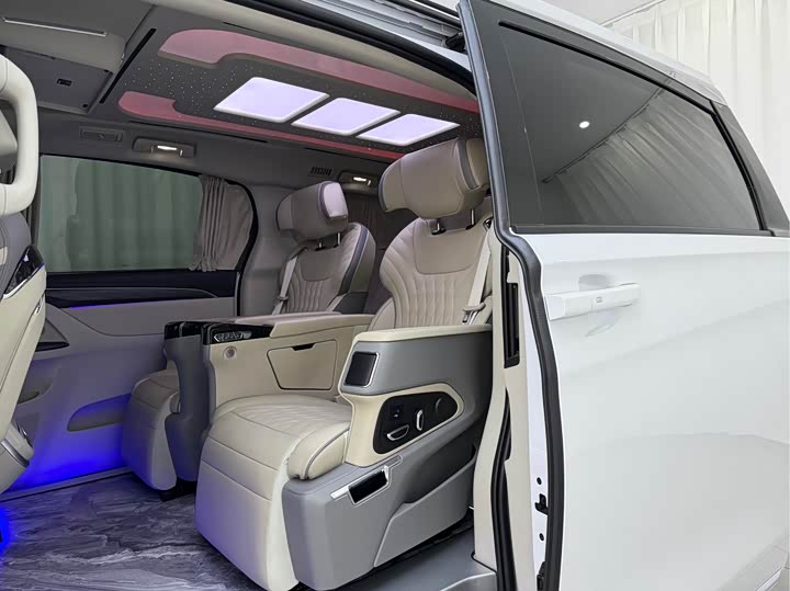 Фото 6 - Buick GL8 ES