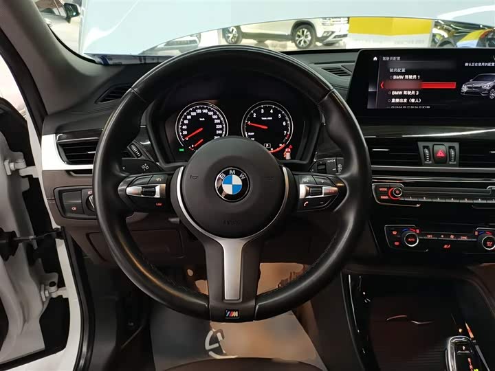 Фото 11 - BMW X1