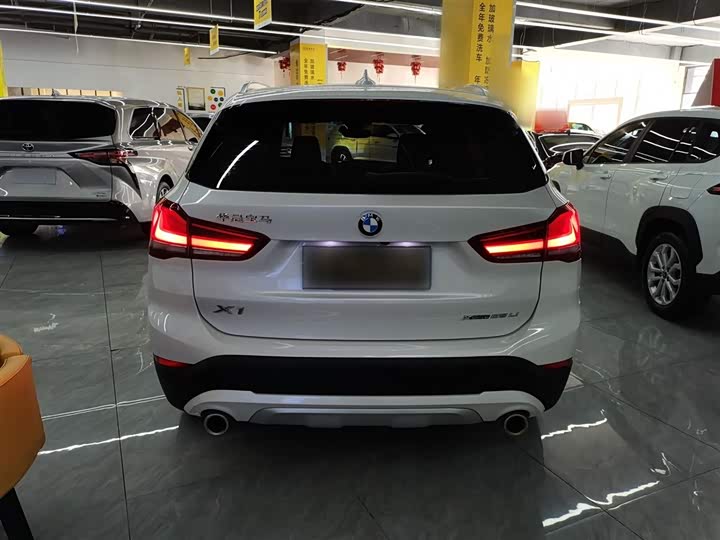 Фото 6 - BMW X1