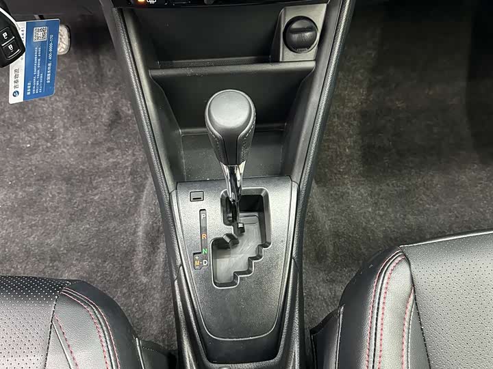 Фото 12 - Toyota Yaris L Hatchback