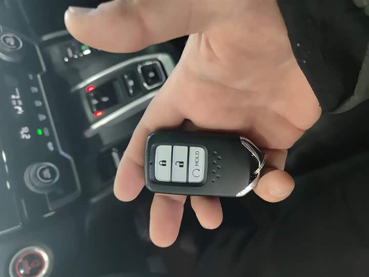 Фото 9 - Honda CR-V