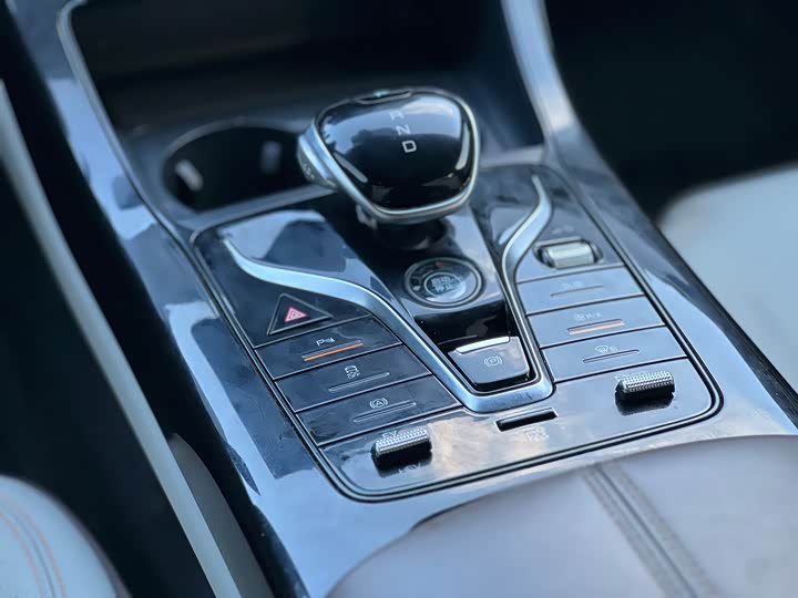 Фото 15 - BYD Qin Plus