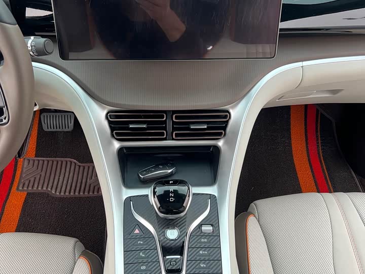 Фото 11 - BYD Song Pro Hybrid