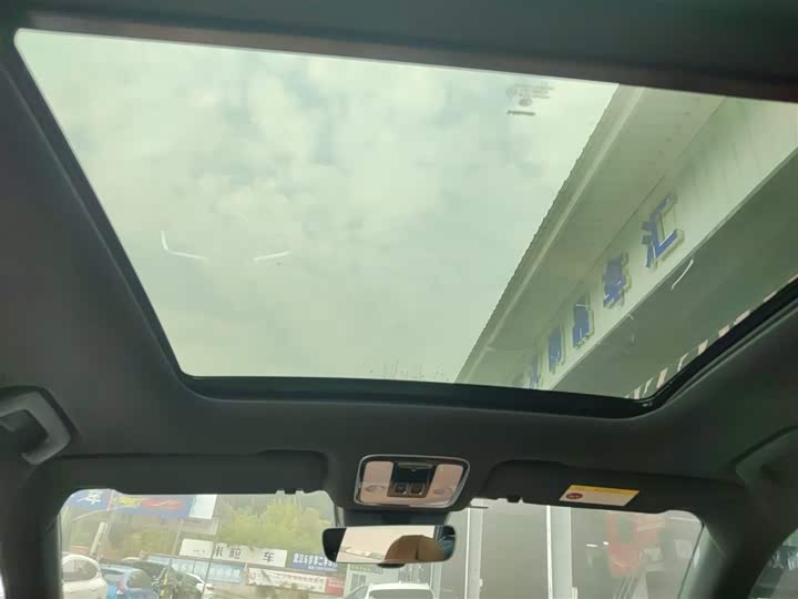 Фото 18 - LiXiang One