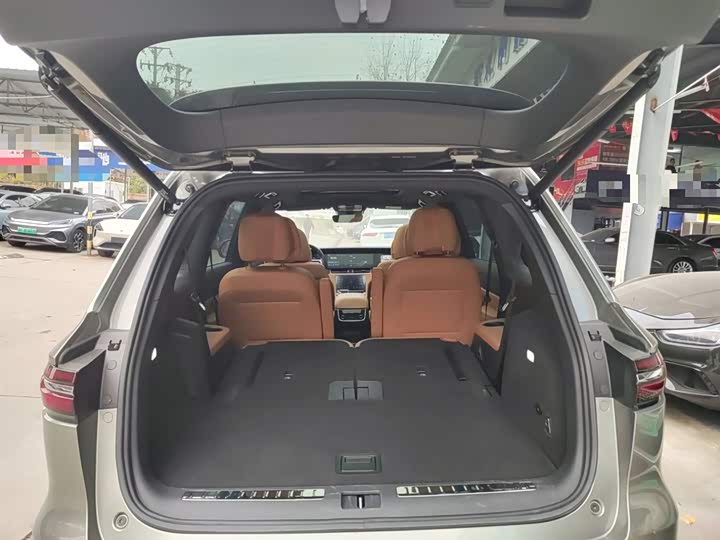 Фото 19 - LiXiang One